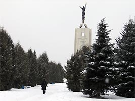 Стела (рядом с Собором)